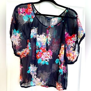 American Eagle Outfitters top - juniors